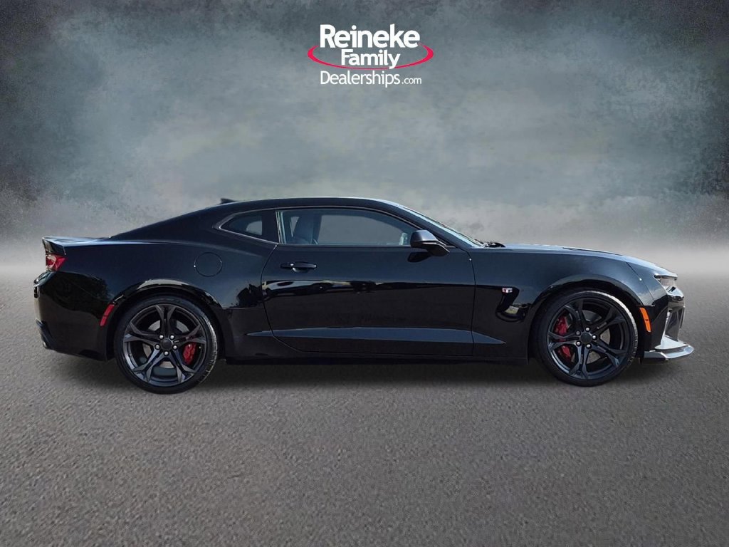 Used 2018 Chevrolet Camaro SS RWD image 5