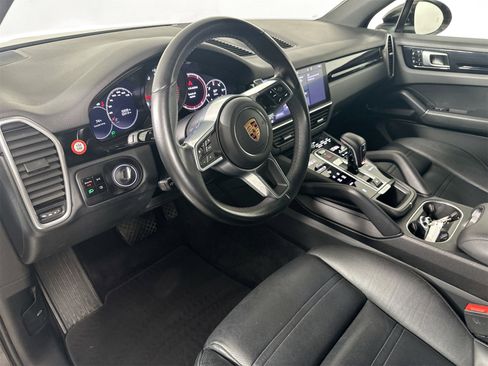Certified 2019 Porsche Cayenne image 4