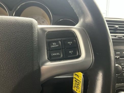 Used 2012 Dodge Challenger R/T image 17