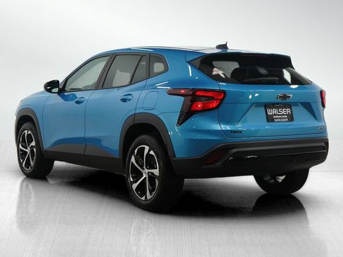 Used 2025 Chevrolet Trax RS w/ Driver Confidence Package image 3