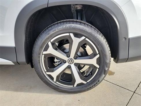 New 2026 Volkswagen Tiguan SE image 26