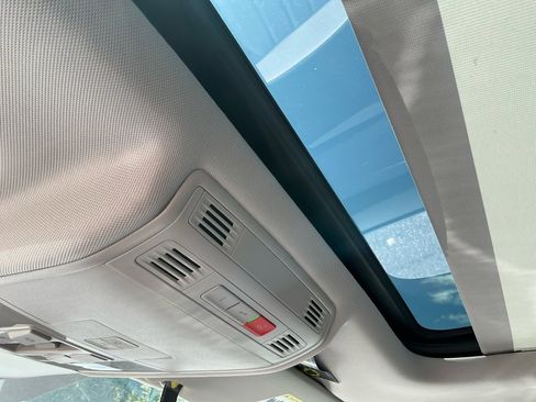 New 2025 Volkswagen Taos SEL image 20