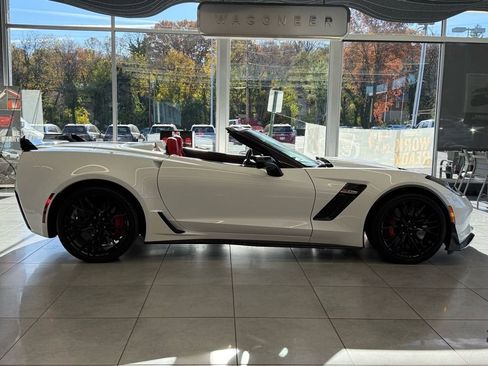 Used 2016 Chevrolet Corvette Z06 w/ 3LZ Preferred Equipment Group image 3