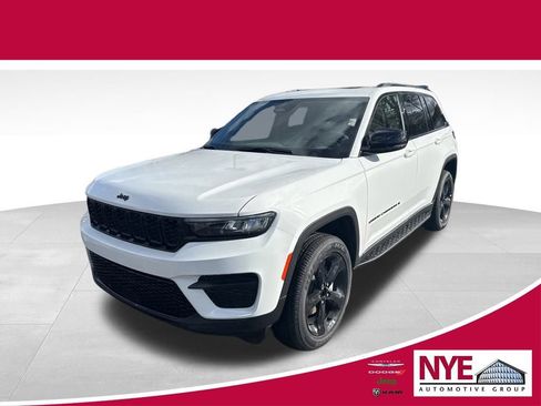 New 2025 Jeep Grand Cherokee Altitude image 1