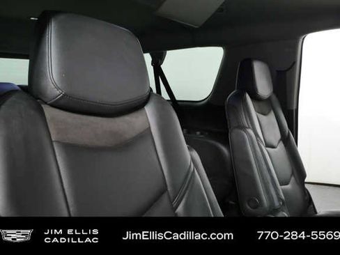 Used 2020 Cadillac Escalade ESV Luxury AWD/4WD image 22