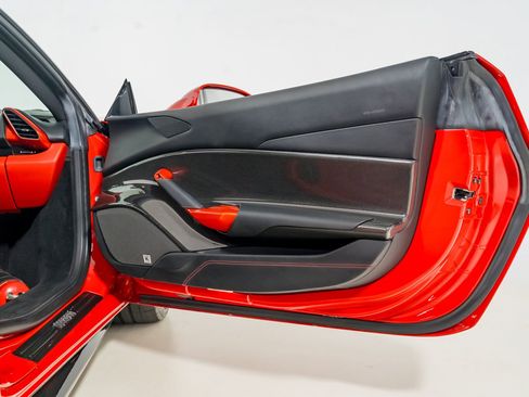 Used 2018 Ferrari 488 GTB RWD image 26