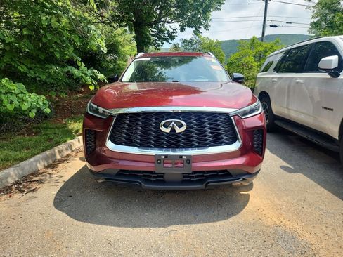 Used 2023 INFINITI QX60 Luxe w/ Vision Package AWD/4WD image 3