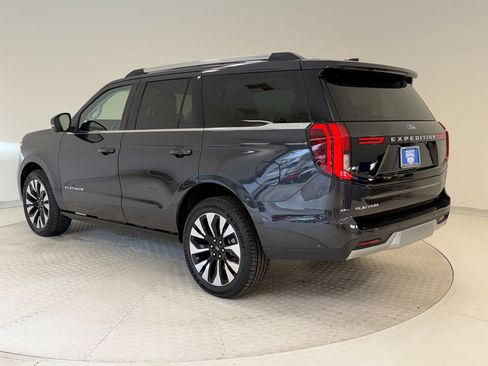 Used 2025 Ford Expedition Platinum w/ Driver's Package image 3