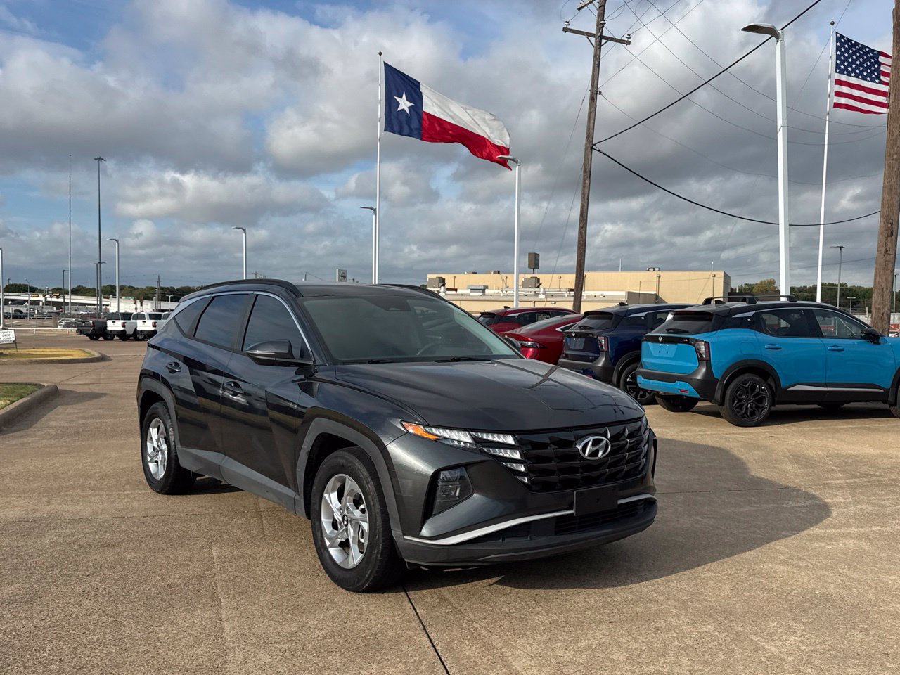 Used 2023 Hyundai Tucson SEL FWD image 2