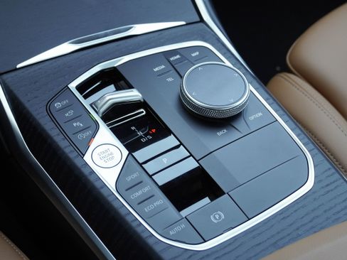 Certified 2025 BMW 330i Sedan RWD image 28
