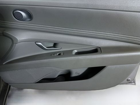 Used 2023 Hyundai Elantra SEL w/ Convenience Package image 31