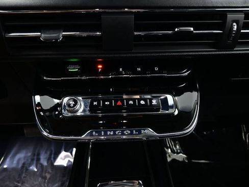Used 2023 Lincoln Corsair FWD w/ Equipment Group 101A image 18