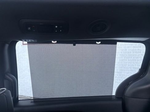 New 2026 Chrysler Pacifica Limited w/ S Appearance Package image 28