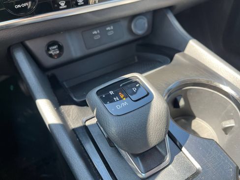 Used 2025 Nissan Rogue SV AWD/4WD image 38
