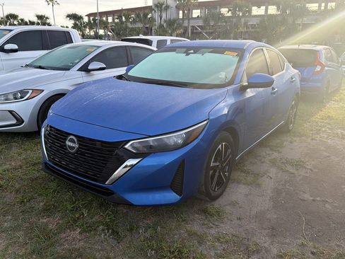 Used 2024 Nissan Sentra SV image 3