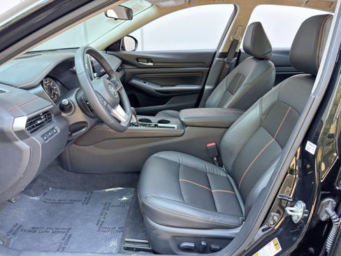 Used 2022 Nissan Altima 2.5 SR w/ Midnight Edition Package FWD image 16