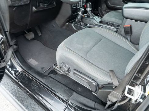 Used 2024 Jeep Wrangler Unlimited Sport AWD/4WD image 28