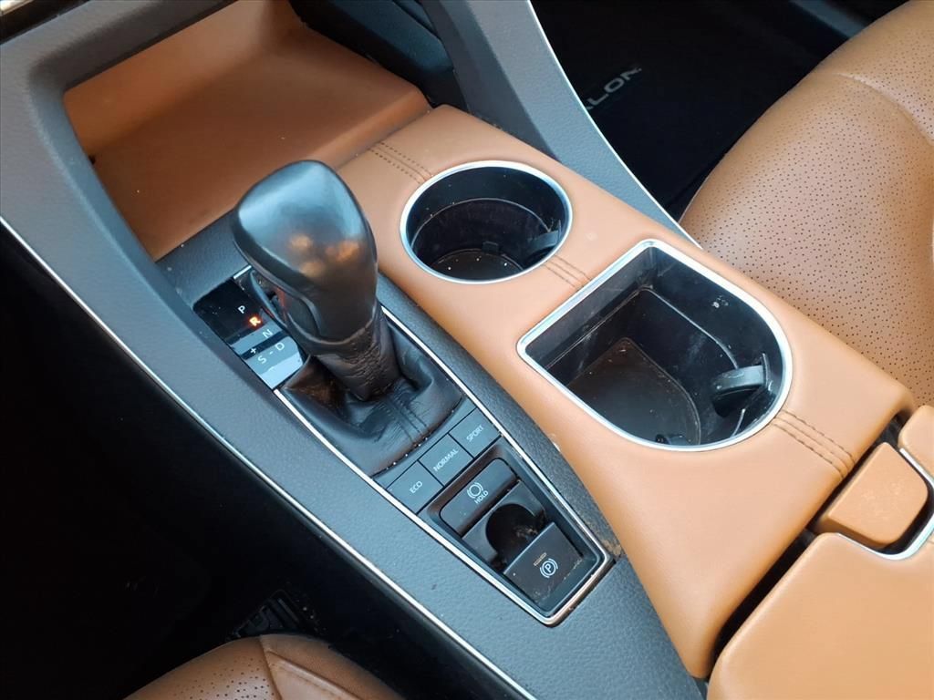 Used 2020 Toyota Avalon Limited w/ Advanced Safety Package FWD image 27