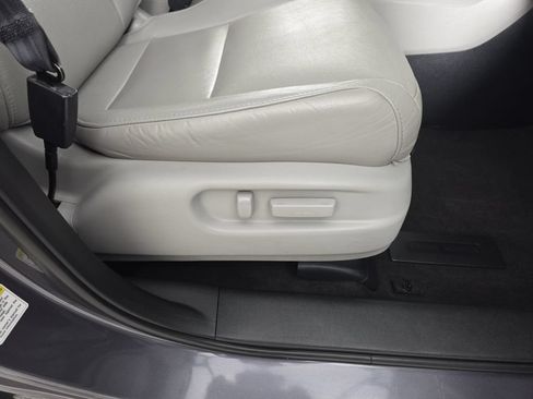 Used 2016 Honda Pilot Touring image 32