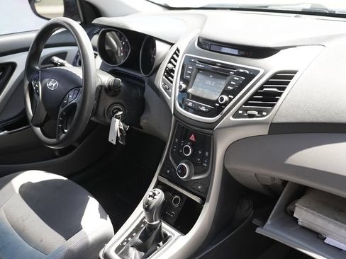 Used 2014 Hyundai Elantra SE w/ Option Group 02 FWD image 15