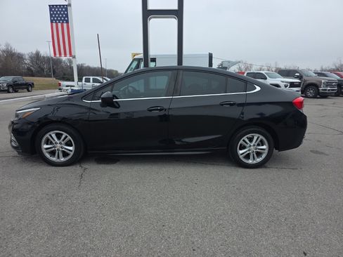 Used 2017 Chevrolet Cruze LT w/ Convenience Package image 8