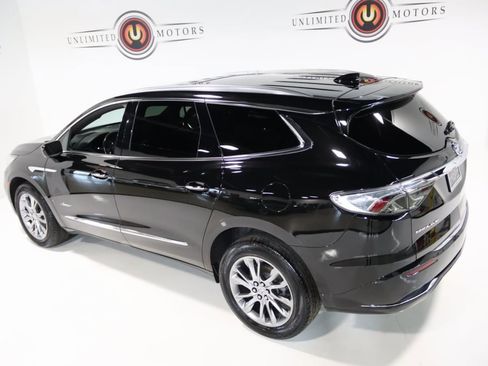 Used 2023 Buick Enclave Avenir w/ Avenir Technology Package image 10