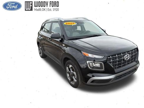 Used 2025 Hyundai Venue SEL FWD image 7