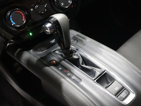 Used 2020 Honda HR-V Sport image 29