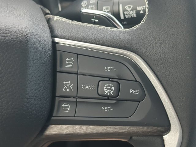 New 2027 Jeep Grand Cherokee Limited RWD image 26