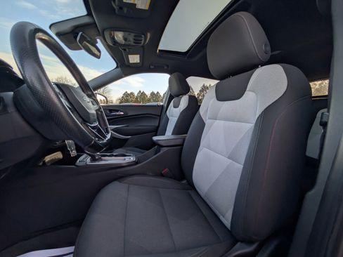 Used 2024 Chevrolet Trax RS w/ Sunroof Package image 29