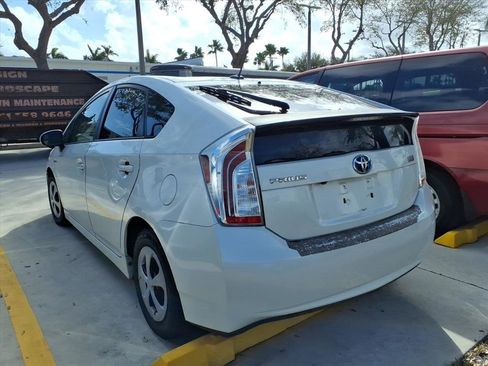 Used 2014 Toyota Prius Four image 10