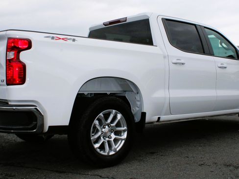 Used 2025 Chevrolet Silverado 1500 LT AWD/4WD image 7