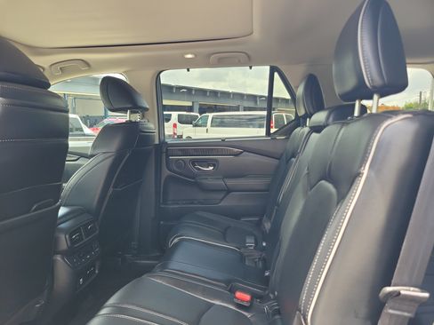 Used 2024 Honda Pilot Elite image 11