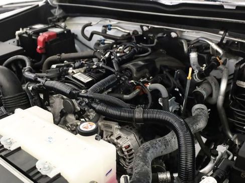 Used 2024 Toyota Tacoma SR5 AWD/4WD image 11