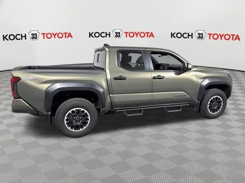 Used 2024 Toyota Tacoma TRD Off-Road w/ TRD Off Road Premium Package image 9