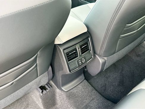 New 2026 Subaru Forester Limited AWD/4WD image 32