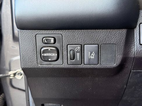 Used 2018 Toyota RAV4 XLE AWD/4WD image 32