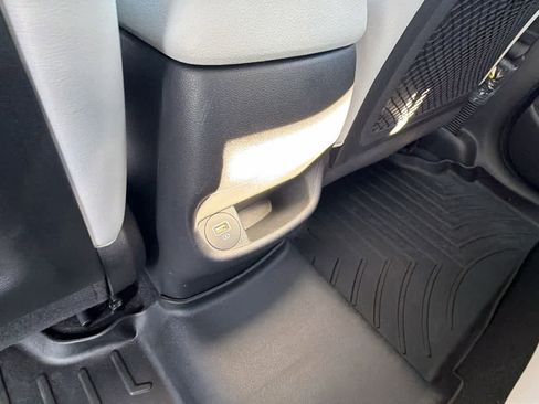 Used 2022 Hyundai Kona Limited image 25