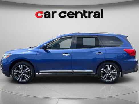 Used 2017 Nissan Pathfinder Platinum w/ Family Entertainment Package AWD/4WD image 2