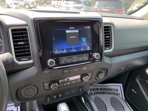 Used 2023 Nissan Frontier SV w/ SV Convenience Package RWD image 17