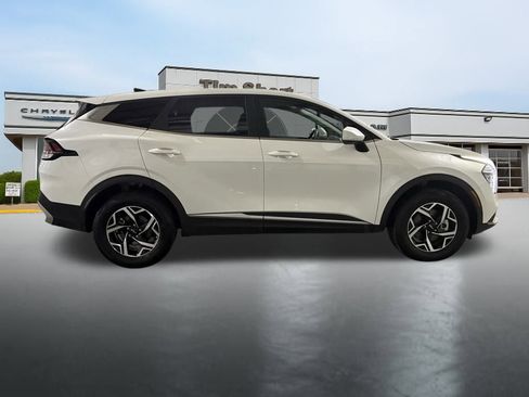 Used 2024 Kia Sportage LX image 6