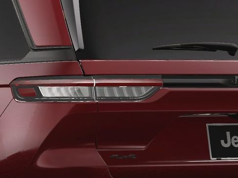 New 2025 Jeep Grand Cherokee Altitude image 12