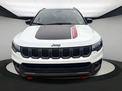 Used 2024 Jeep Compass Trailhawk image 12
