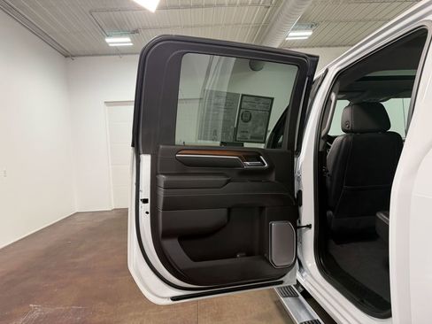 Used 2024 GMC Sierra 3500 Denali w/ Denali Reserve Package image 47