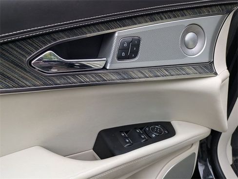 Used 2019 Lincoln Nautilus Black Label image 23