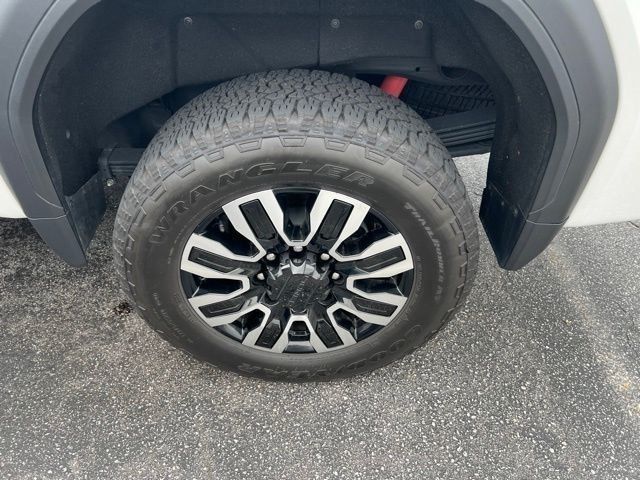 Certified 2025 GMC Sierra 2500 Denali Ultimate AWD/4WD image 15
