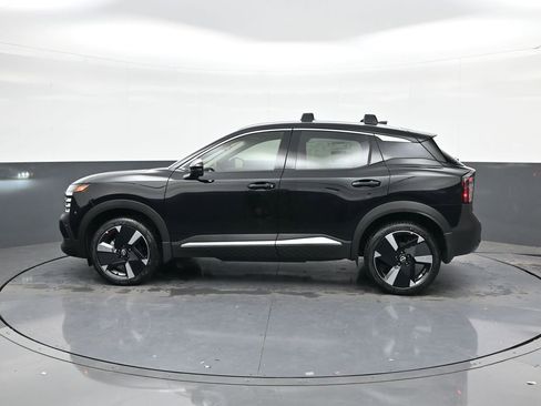 New 2025 Nissan Kicks SR image 4