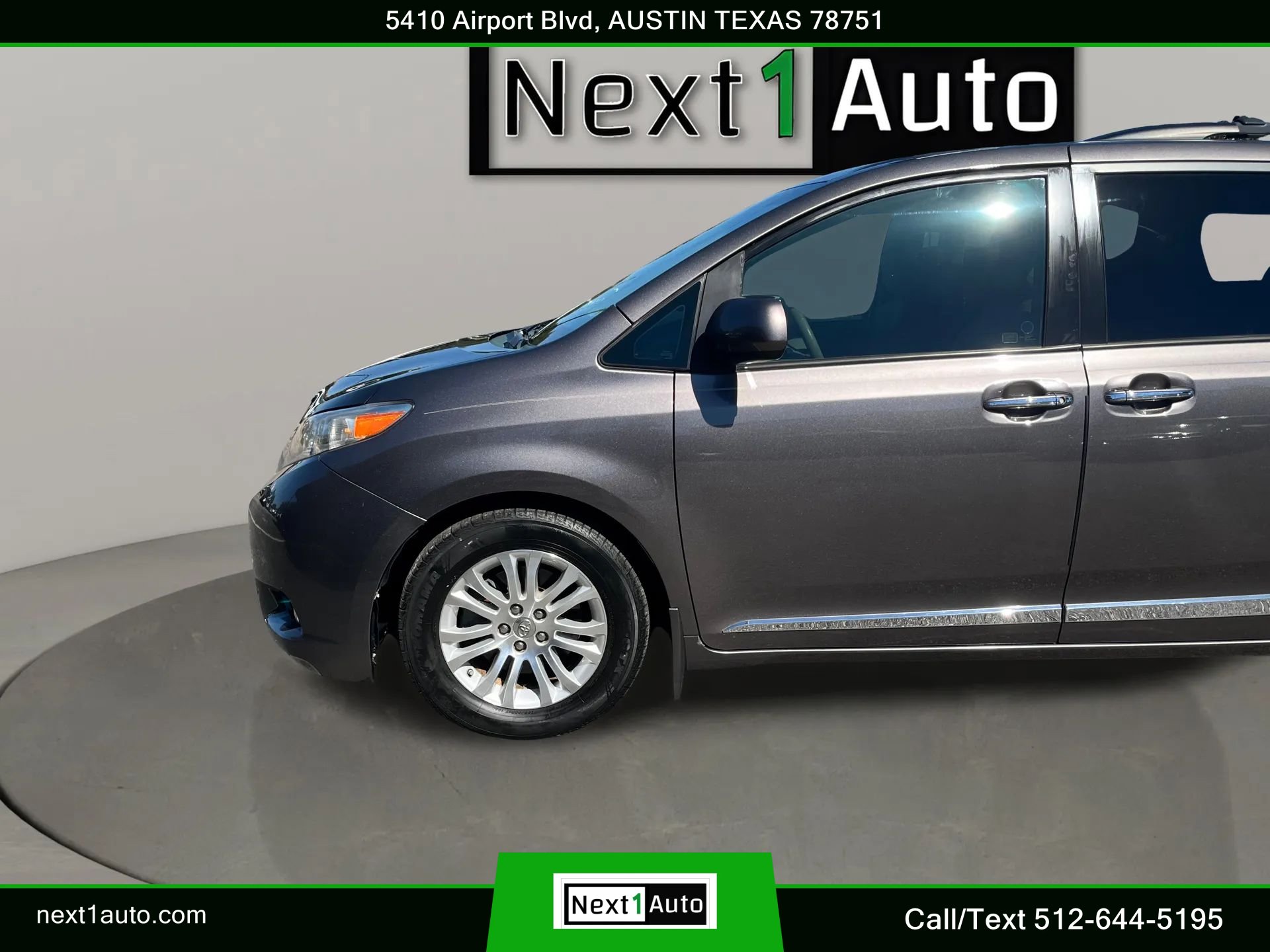 Used 2014 Toyota Sienna XLE w/ Entertainment Package FWD image 13