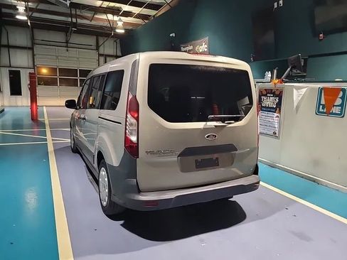 Used 2016 Ford Transit Connect XL image 7