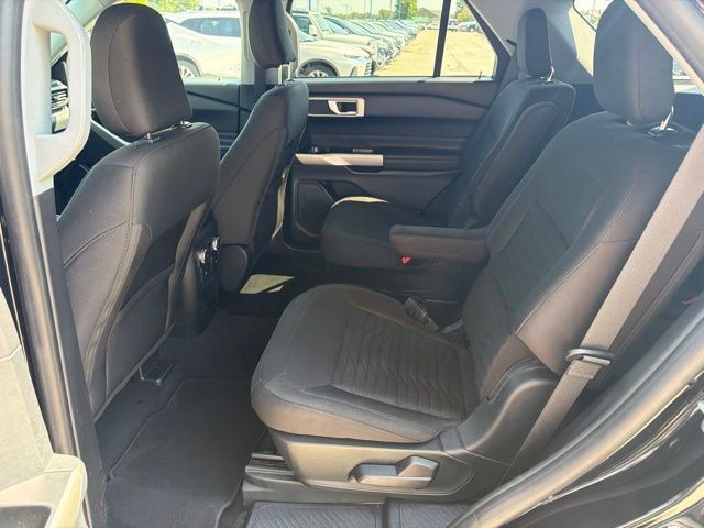 Used 2021 Ford Explorer XLT AWD/4WD image 16